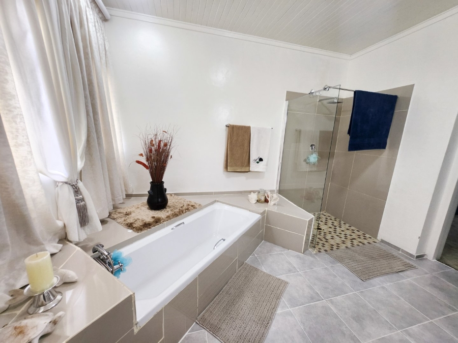 4 Bedroom Property for Sale in Wilgenhof Free State